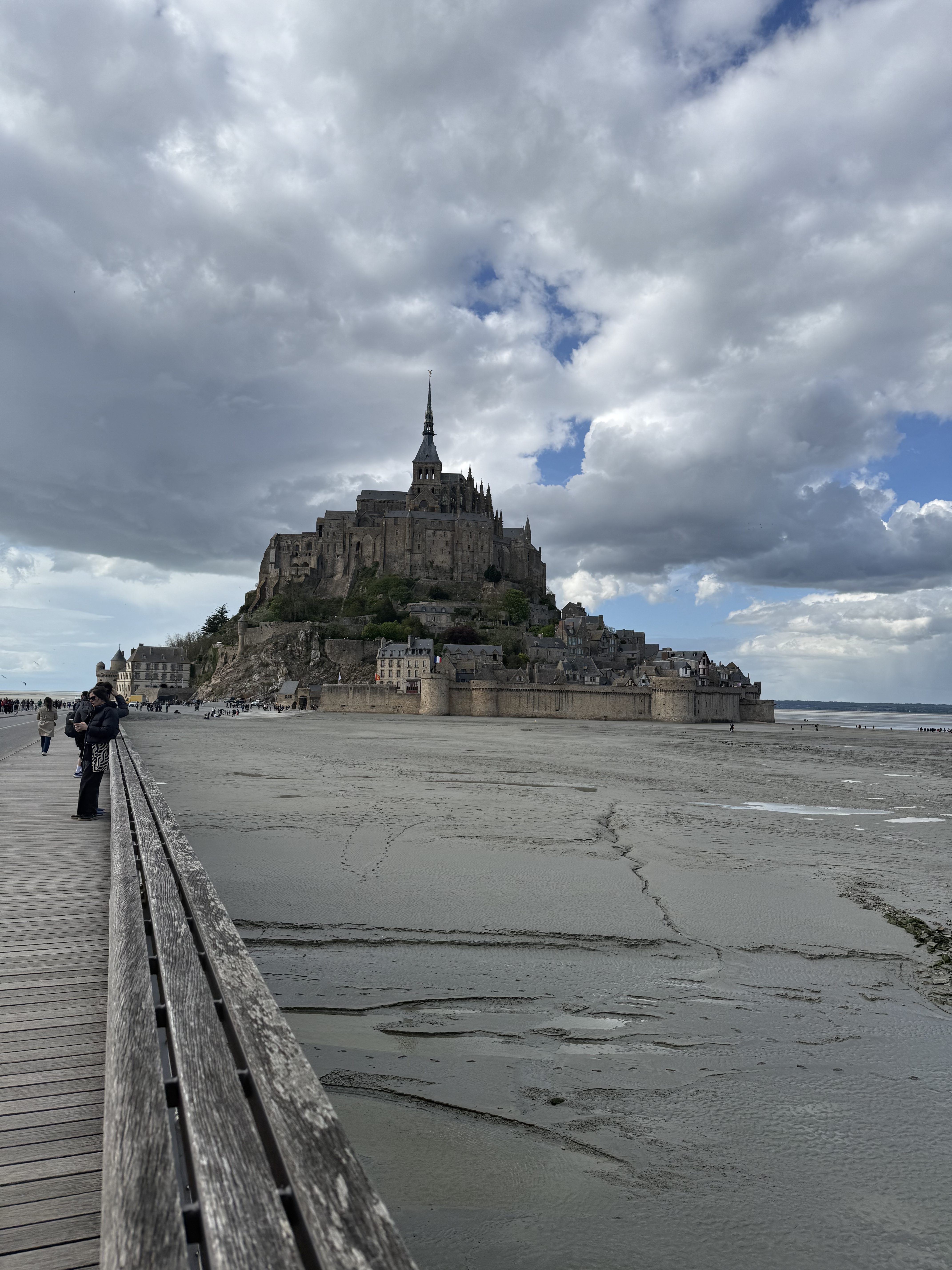 Mont-Saint-Michel: 6 reasons why staying overnight on this magical island elevates your Parisian getaway